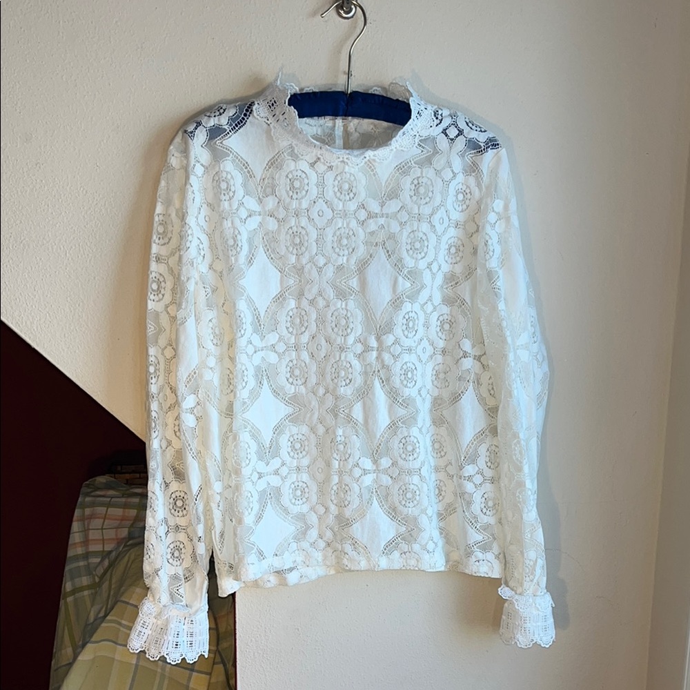 Elegant White Lace Women's Top - Picture 2 of 10